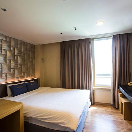 Central Hotel Cshangvon Kültér fotó