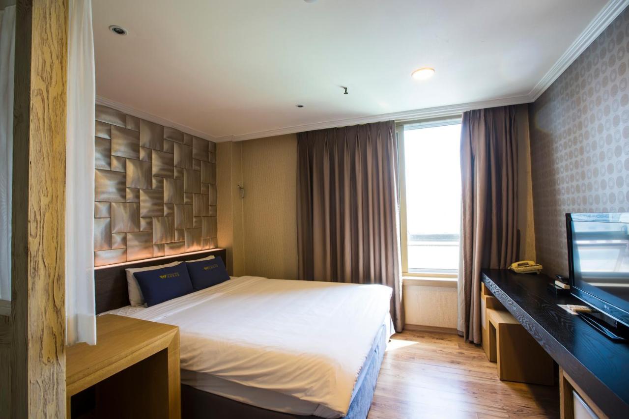 Central Hotel Cshangvon Kültér fotó