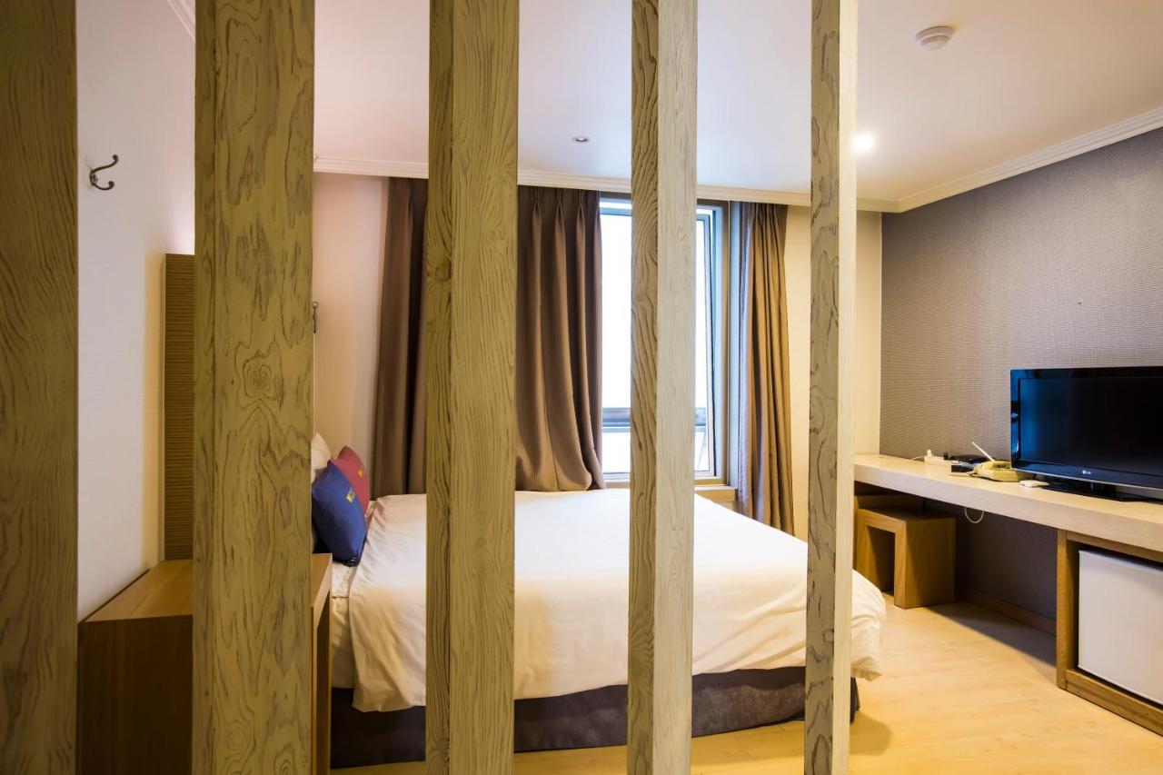 Central Hotel Cshangvon Kültér fotó