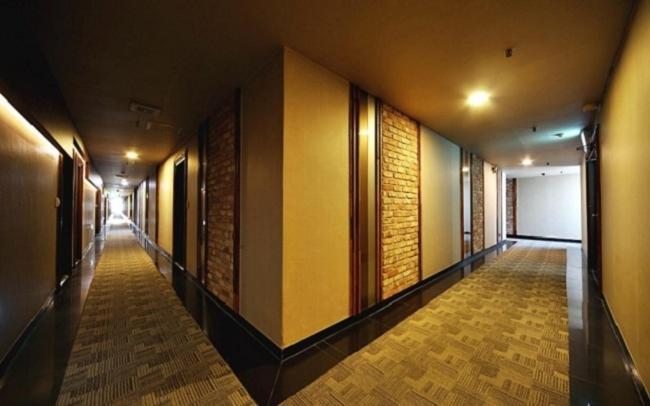 Central Hotel Cshangvon Kültér fotó