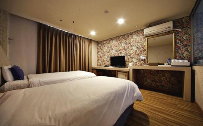 Central Hotel Cshangvon Kültér fotó