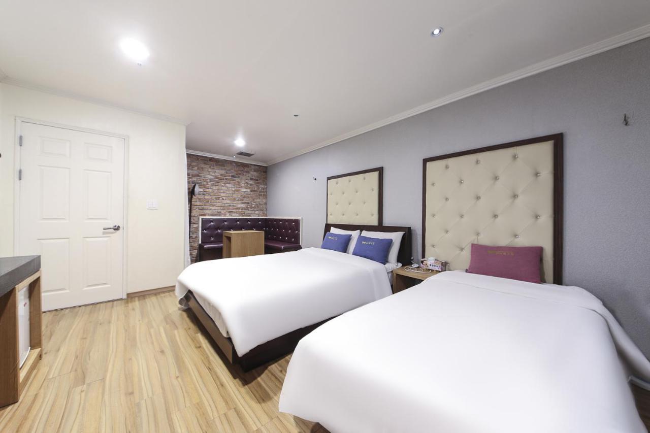 Central Hotel Cshangvon Kültér fotó