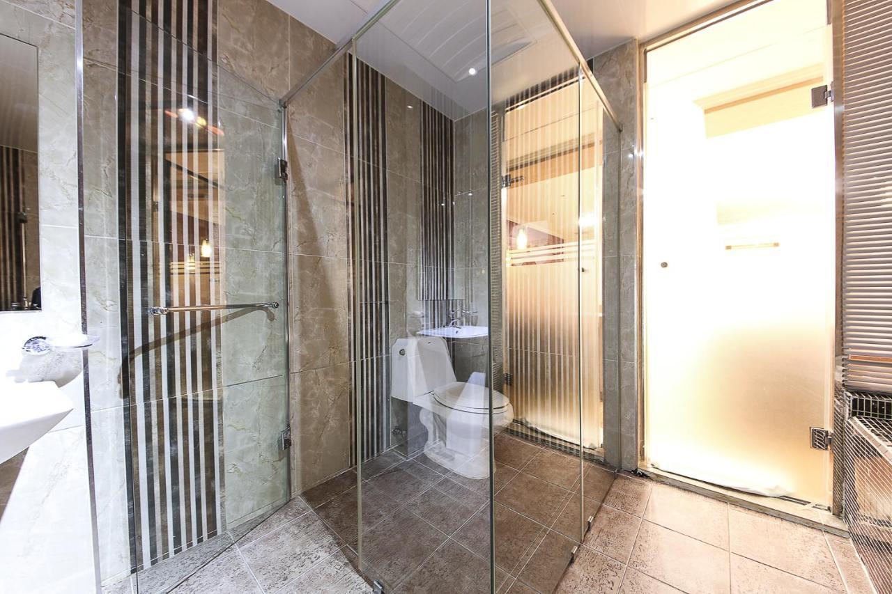 Central Hotel Cshangvon Kültér fotó