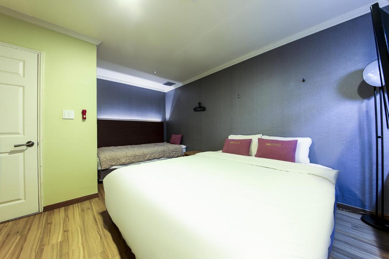 Central Hotel Cshangvon Kültér fotó