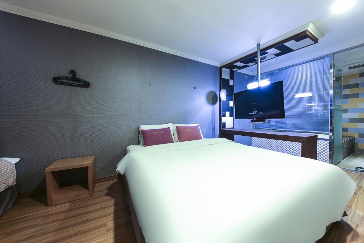 Central Hotel Cshangvon Kültér fotó