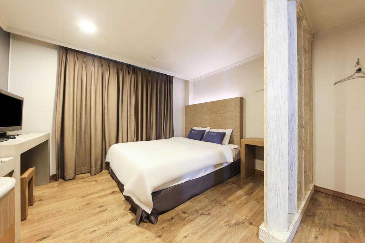 Central Hotel Cshangvon Kültér fotó