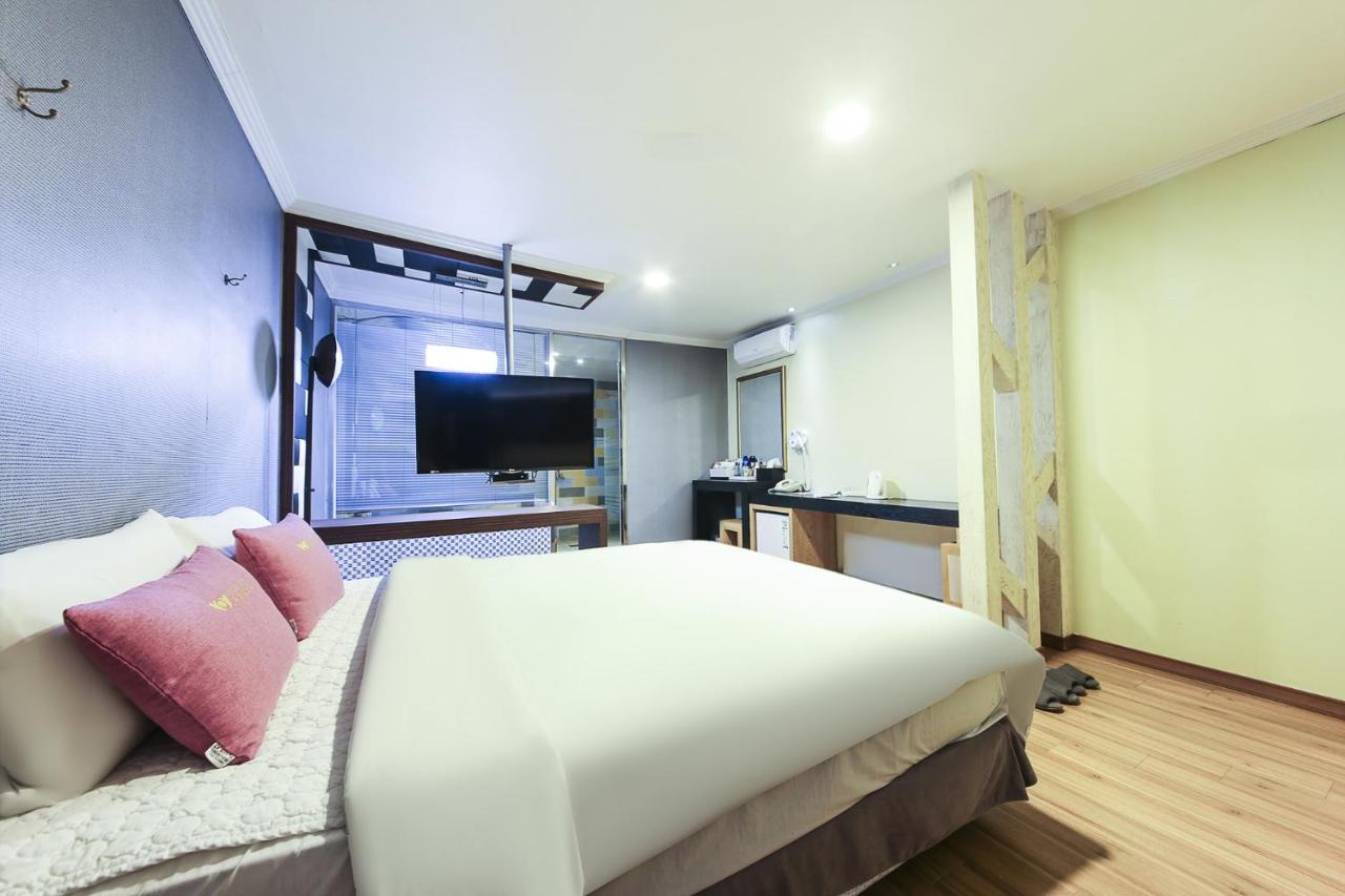 Central Hotel Cshangvon Kültér fotó